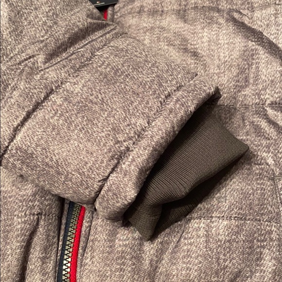 Tommy Hilfiger Fleece Lined Hooded Puffer Jacket🖤 - Picture 10 of 10